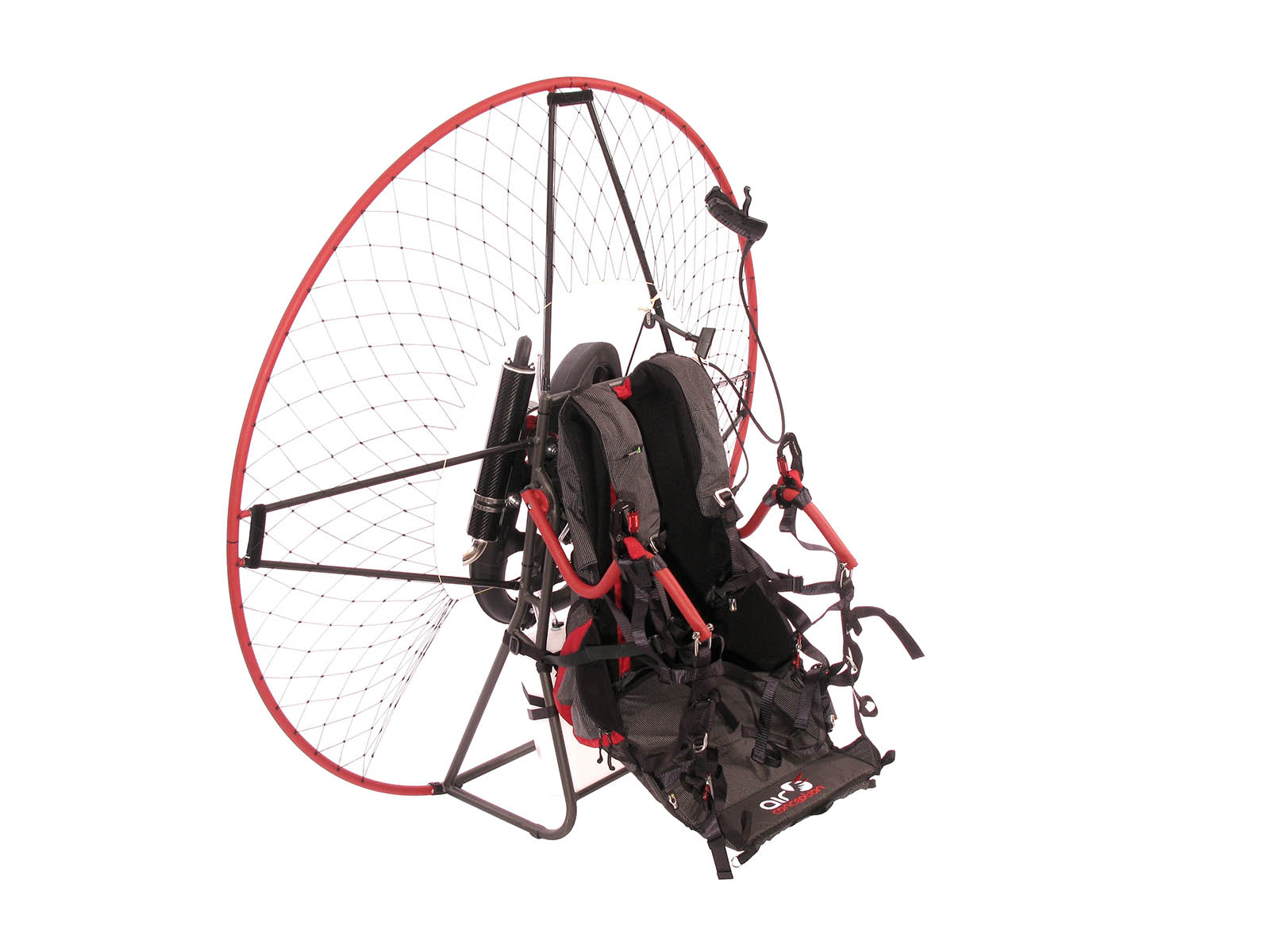 It’s the lightest paramotor frame with a complete weight of 2 kg only.